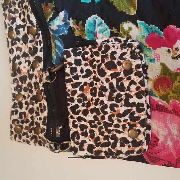 floral reversible adjustable skirt with small bag - Picture 11 of 12